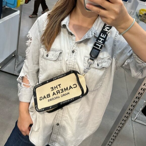 NWT!Marc Jacobs The Camera Bag -White Canvas with Black logo binded edge - Picture 2 of 16